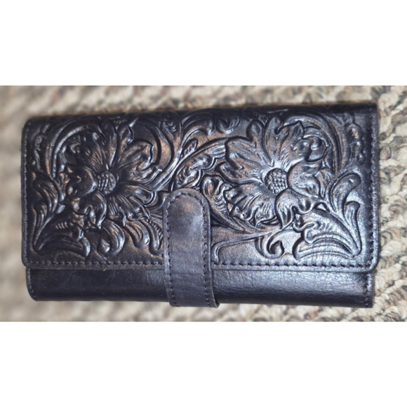 Patricia Nash Annesley Embossed Black Leather Wallet Wristlet Clutch Purse Boho - Picture 2 of 7